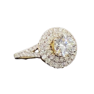 Radiant Elegance-Lab-Grown Diamond Ring