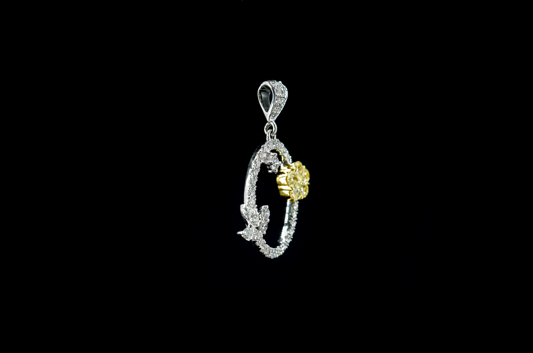 CIRCLE OF LIFE - 14K GOLD & NATURAL DIAMOND PENDANT